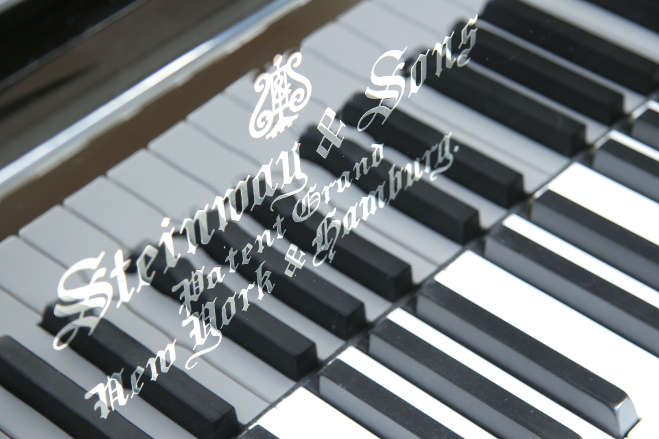 Marken Klavier und Piano - Beispiel Steinway